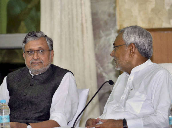 21 मंत्री करोड़पति