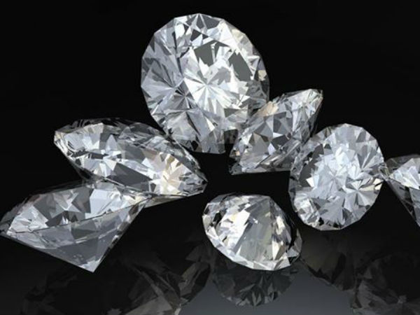 Madhya Pradesh: Labour finds a diamond in panna Madhya Pradesh: Labour finds a diamond in panna