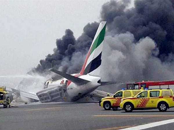 emirates crash landing emirates crash landing