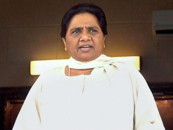 बेबाक माया के निशाने पर मीडिया