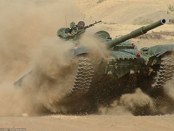 लद्दाख में तैनात होंगे 100 टैंक्स