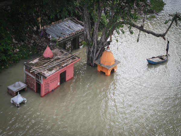इलाहाबाद में खतरे का निशान पार