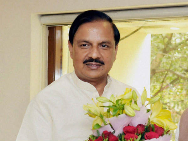 औरंगजेब पर साधा निशाना