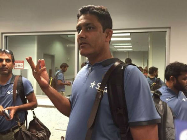 वेस्टइंडीज संग टी-20 क्रिकेट सीरीज़ के लिए भारतीय टीम धोनी की अगुवाई में अमरीका रवाना वेस्टइंडीज संग टी-20 क्रिकेट सीरीज़ के लिए भारतीय टीम धोनी की अगुवाई में अमरीका रवाना