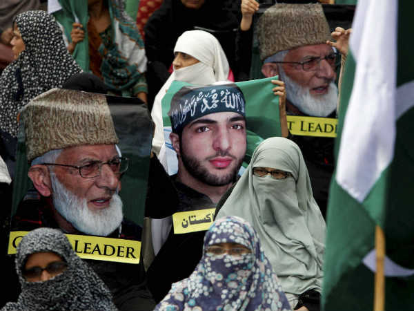 burhan-wani-posters-in-pakistan burhan-wani-posters-in-pakistan