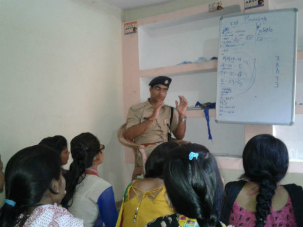 A trainee IPS in Bundelkhand giving training and free coaching to youth A trainee IPS in Bundelkhand giving training and free coaching to youth