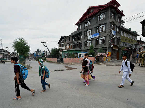 kashmir-curfew-wani-situation.jpg kashmir-curfew-wani-situation.jpg