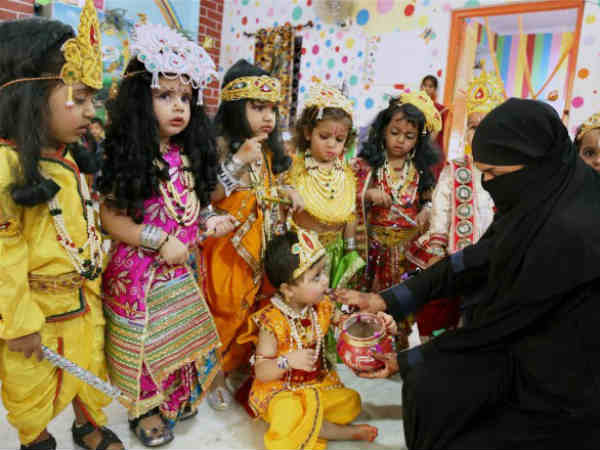 Ahmed of Kanpur celebrates Shrikrishna Janmashtami to spread peace in hindu muslim Ahmed of Kanpur celebrates Shrikrishna Janmashtami to spread peace in hindu muslim