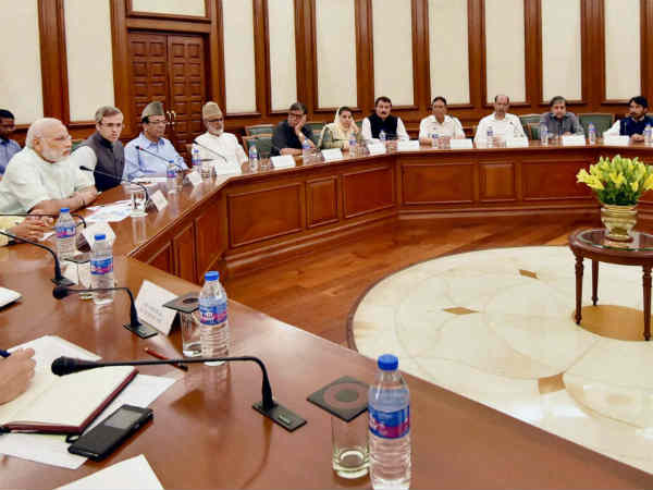 PM-Modi-meets-Omar-Abdullah-kashmir-unrest PM-Modi-meets-Omar-Abdullah-kashmir-unrest
