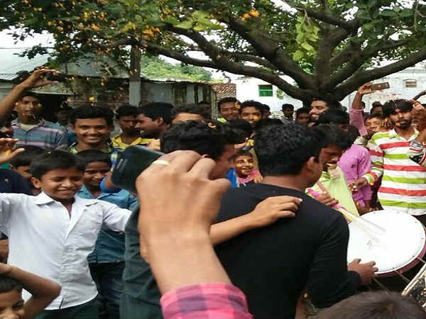 खिलाफ चुनाव लड़ने वाले मारे जाते थे