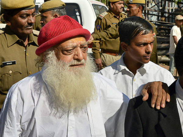 Asaram Bapu compares AIIMS nurse’s cheeks with juicy Kashmiri apple Asaram Bapu compares AIIMS nurse’s cheeks with juicy Kashmiri apple