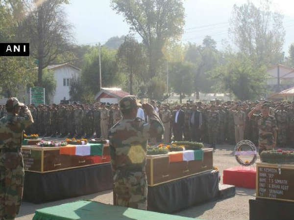 PICS : तस्वीरों में देखें देश के सच्चे सपूतों की अंतिम विदाई PICS : तस्वीरों में देखें देश के सच्चे सपूतों की अंतिम विदाई