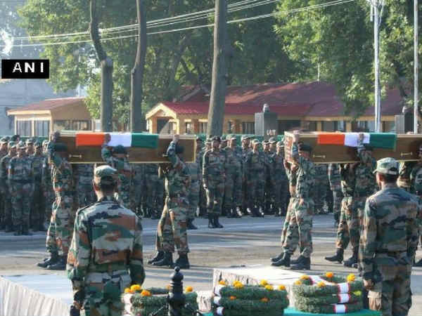 PICS : तस्वीरों में देखें देश के सच्चे सपूतों की अंतिम विदाई PICS : तस्वीरों में देखें देश के सच्चे सपूतों की अंतिम विदाई