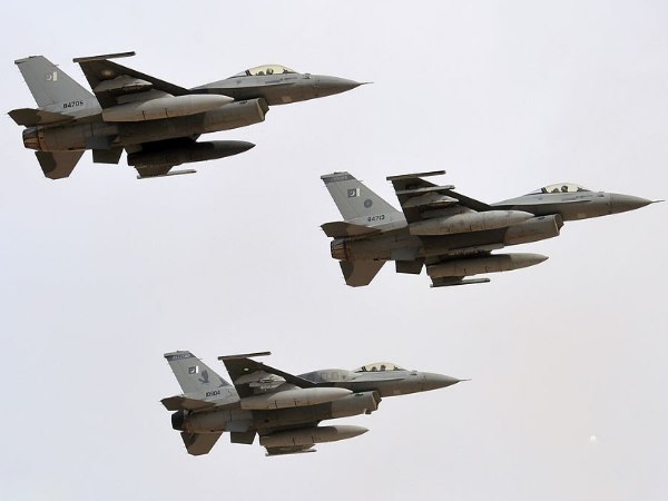 f16 f16