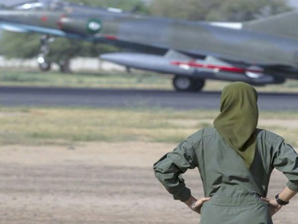 f16 f16