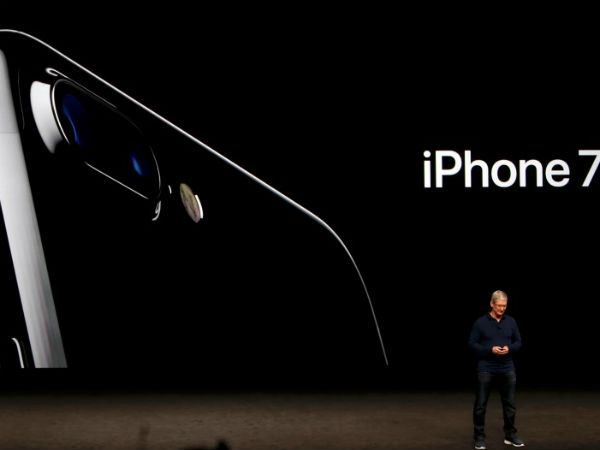 apple iPhone 7 'strange hissing sound' reports. apple iPhone 7 'strange hissing sound' reports.