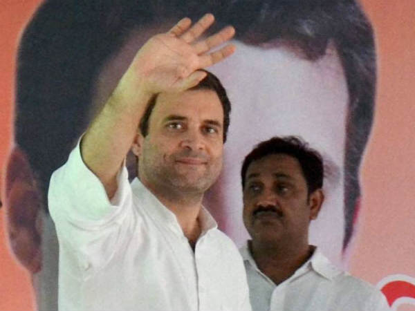 Rahul Gandhi visits Dalit house in Deoria Kanchanpur Rahul Gandhi visits Dalit house in Deoria Kanchanpur