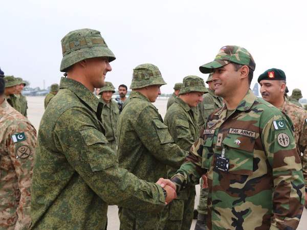 russia-pakistan army russia-pakistan army