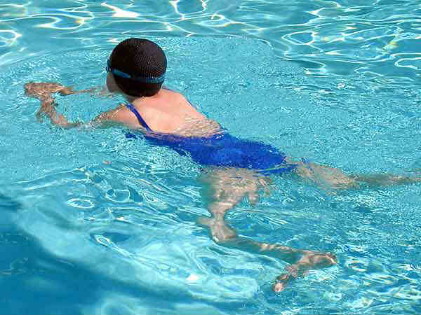 Exposed-Jalpari of UP Shradha Shukla claim to swim 100 km everyday fake Exposed-Jalpari of UP Shradha Shukla claim to swim 100 km everyday fake