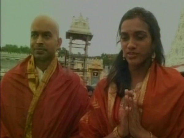 P Gopichand Visit Tirupati Shrine with P V Sindhu, donate hair P Gopichand Visit Tirupati Shrine with P V Sindhu, donate hair