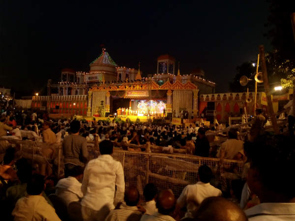 पटरी दुकानदारों को रहा मलाल