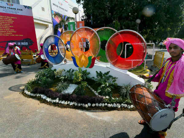 पहले था सिर्फ ब्रिक