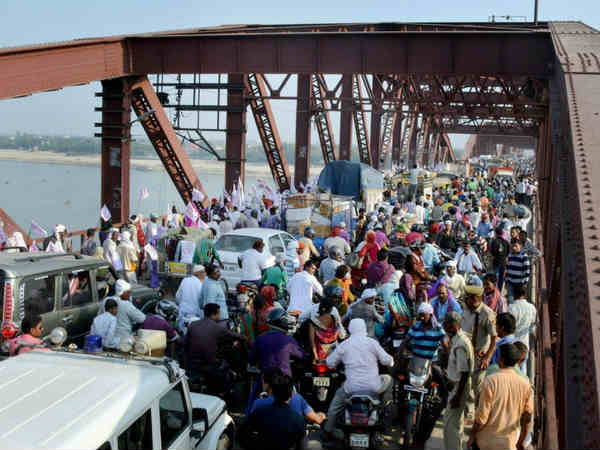 करीब 1 लाख लोग थे मौजूद