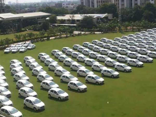 400 से ज्यादा कर्मचारियों को दिया मकान