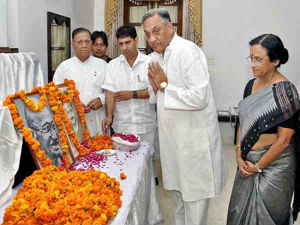 vijay-rita-bahguna vijay-rita-bahguna