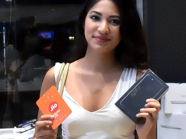 iphone with jio iphone with jio