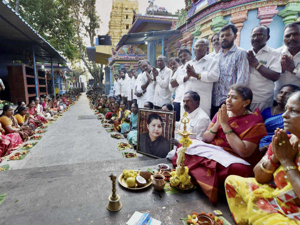 Prayer for Jayalalithaa: Man sleeps on thorns for 24 hours Prayer for Jayalalithaa: Man sleeps on thorns for 24 hours