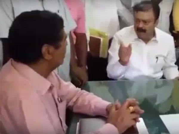 अपनी सत्ता की हनक दिखाते हुए जेडी(एस) विधायक केसी नारायण गौड़ा पर सिंचाई विभाग के एग्जिक्यूटिव इंजीनियर को धमकाने का आरोप लगा है। अपनी सत्ता की हनक दिखाते हुए जेडी(एस) विधायक केसी नारायण गौड़ा पर सिंचाई विभाग के एग्जिक्यूटिव इंजीनियर को धमकाने का आरोप लगा है।