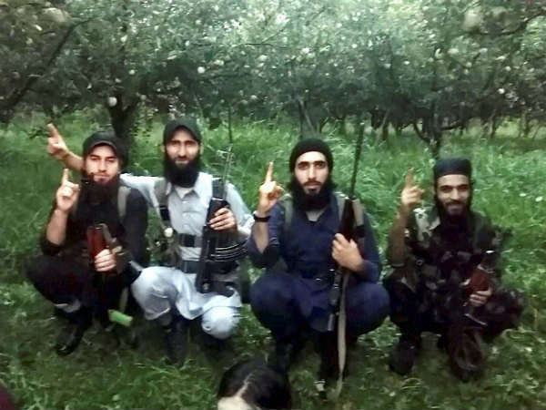 kashmir-gun-snatching kashmir-gun-snatching