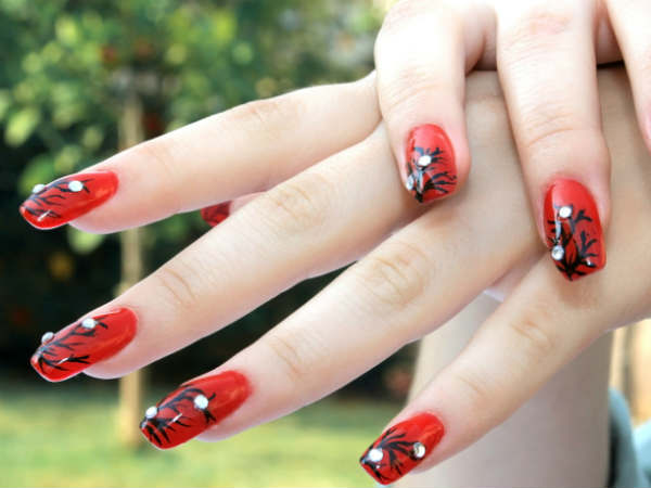 Reading Signs on Nails in Palmistry or Half Moon on Nails Reading Signs on Nails in Palmistry or Half Moon on Nails