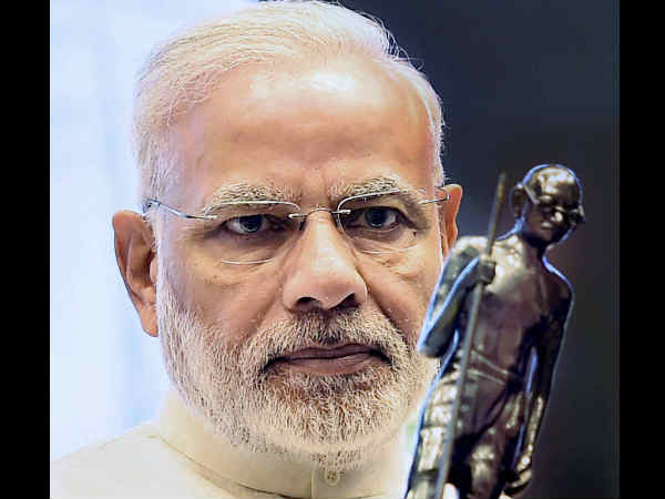 PM Modi inaugurates Pravasi Bharatiya Kendra PM Modi inaugurates Pravasi Bharatiya Kendra