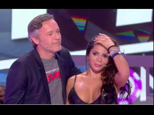 Woman's breast kissed on live TV Woman's breast kissed on live TV