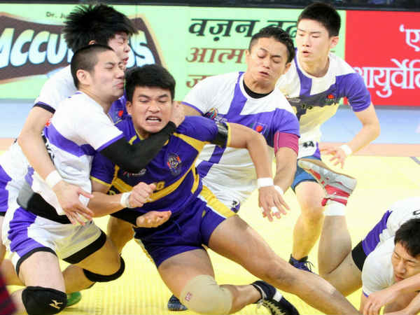 kabaddi wc 2016: thailand beats japan reaches to semifinals . कबड्डी विश्वकप 2016 के अंतिम ग्रुप मैच में थाईलैंड ने आखिरी मिनटों में जापान को 37-33 के मामूली अंतर से हराकर ग्रुप बी में नंबर 1 पोजीशन हासिल की। इसके साथ ही केन्या की सेमीफाइनल में पहुंचने की उम्मीदों पर भी पानी फिर गया। kabaddi wc 2016: thailand beats japan reaches to semifinals . कबड्डी विश्वकप 2016 के अंतिम ग्रुप मैच में थाईलैंड ने आखिरी मिनटों में जापान को 37-33 के मामूली अंतर से हराकर ग्रुप बी में नंबर 1 पोजीशन हासिल की। इसके साथ ही केन्या की सेमीफाइनल में पहुंचने की उम्मीदों पर भी पानी फिर गया।