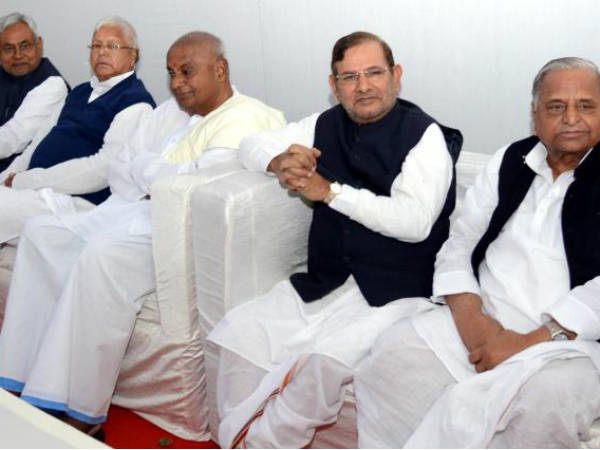 गठबंधन की कोशिशें कमजोरी का प्रमाण