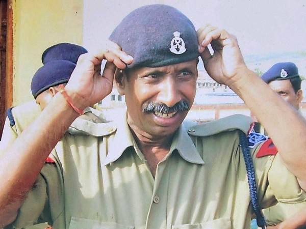 पहले सेल के अंदर ही फंसे रहे आंतकी