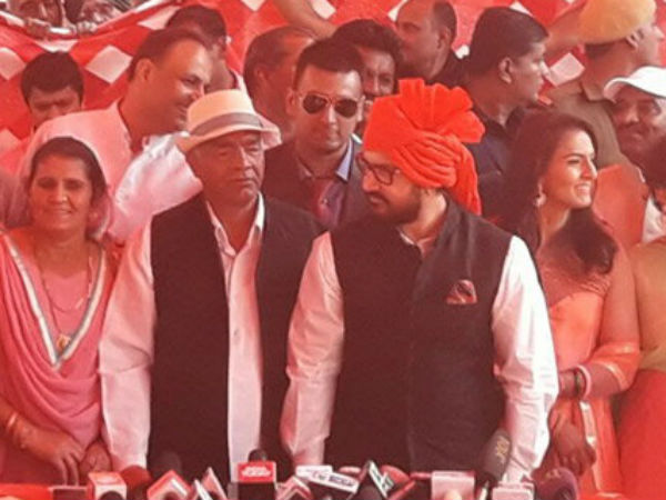 Bhiwani (Haryana): Aamir Khan attends Geeta Phogat’s (Wrestler) wedding ceremony Bhiwani (Haryana): Aamir Khan attends Geeta Phogat’s (Wrestler) wedding ceremony