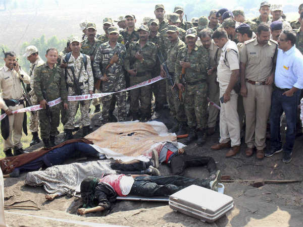 ib alerts state police after 8 simi terrorists encounter in bhopal. भोपाल में मारे गए 8 सिमी आतंकियों के बाद भोपाल में हाईअलर्ट जारी कर दिया गया है। इंटेलिजेंस ब्यूरो ने चेतावनी दी है कि इन सभी की मौत का बदला लेने के इरादे से सिमी(स्टूडेंट्स इस्लामिक मूवमेंट ऑफ इंडिया) दहशत का माहौल बना सकता है। ib alerts state police after 8 simi terrorists encounter in bhopal. भोपाल में मारे गए 8 सिमी आतंकियों के बाद भोपाल में हाईअलर्ट जारी कर दिया गया है। इंटेलिजेंस ब्यूरो ने चेतावनी दी है कि इन सभी की मौत का बदला लेने के इरादे से सिमी(स्टूडेंट्स इस्लामिक मूवमेंट ऑफ इंडिया) दहशत का माहौल बना सकता है।