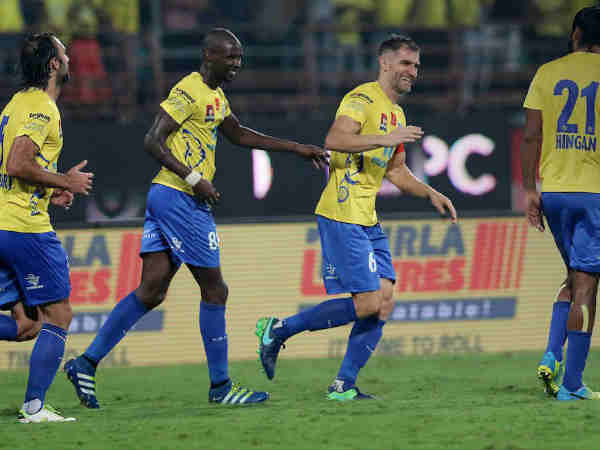 KeralaBlasters climb up the semifinal after a win against FC Pune KeralaBlasters climb up the semifinal after a win against FC Pune