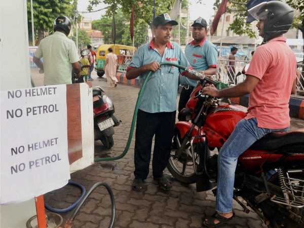 petrol pump will not accept credit or debit card from monday, know the reason petrol pump will not accept credit or debit card from monday, know the reason