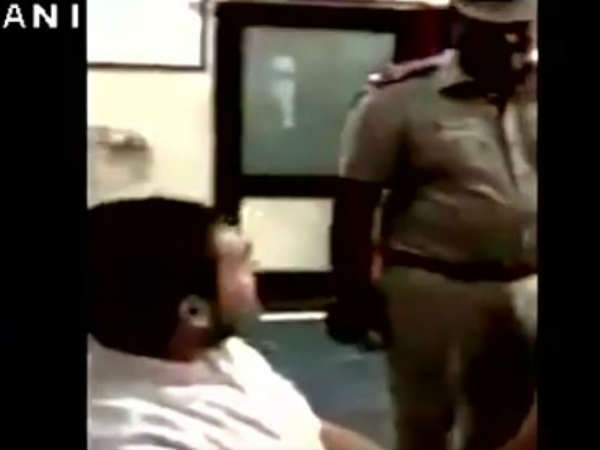Rahul Gandhi and policeman had words with each other in police station, watch in Video Rahul Gandhi and policeman had words with each other in police station, watch in Video