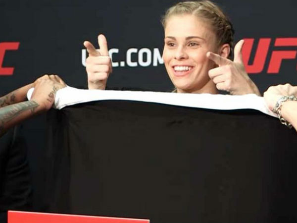 Female Wrestler Stripped out Female Wrestler Stripped out