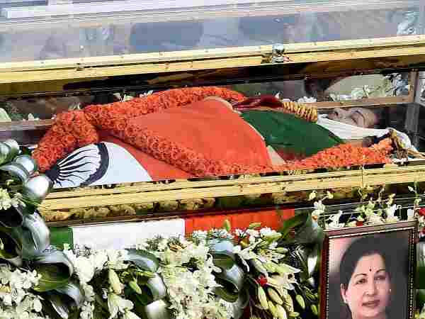 तीसरा सवाल, पहले कहा कि वो ठीक हैं और फिर मौत की खबर दे दी