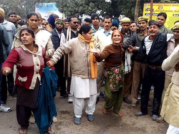 Family tries to immolate self after fake crime alligation in Gorakhpur Family tries to immolate self after fake crime alligation in Gorakhpur