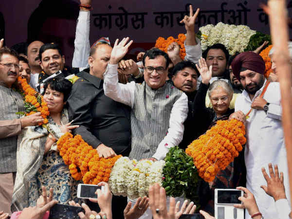 दिल्ली में दिखाया दम