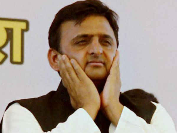 कटघरे में सपा सरकार