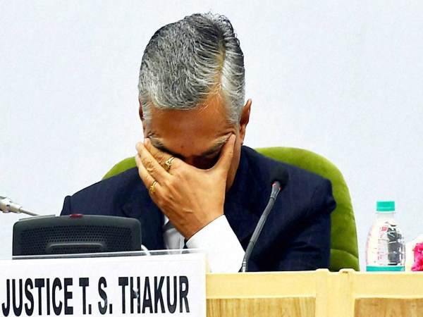 स्कूल पहुंच कर रोए ठाकुर